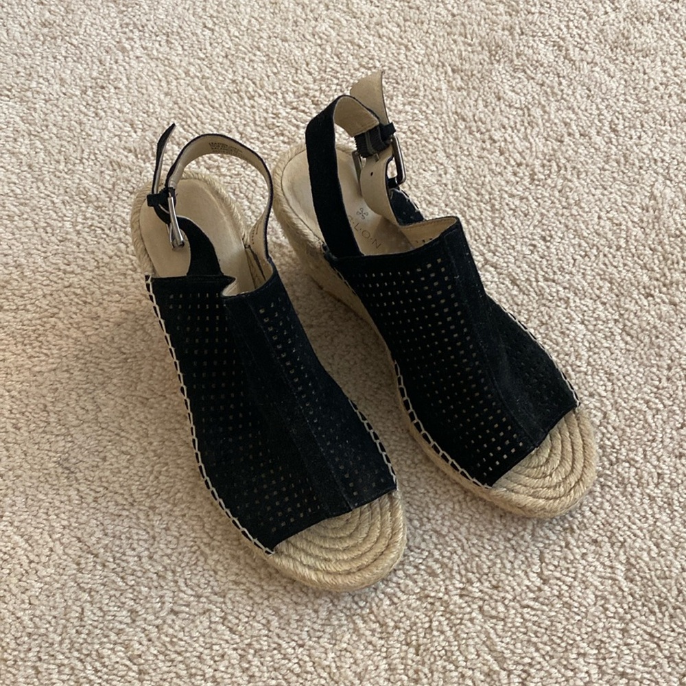 Women’s Caslon Wedge Sandal Black Suede Size 7 Medium In Box